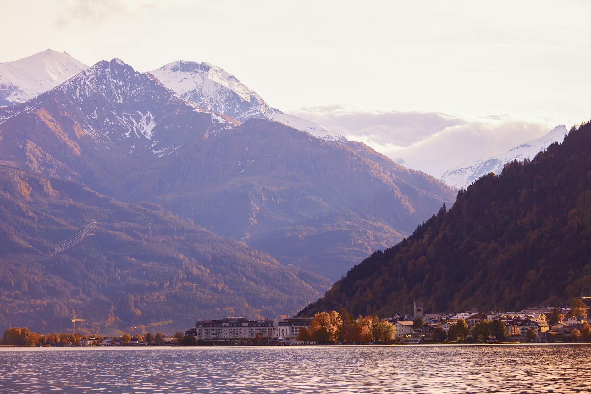 Goldener Sonnenuntergang über dem Wolfgangsee